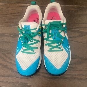 Ladies Size 8 Nike Shoes